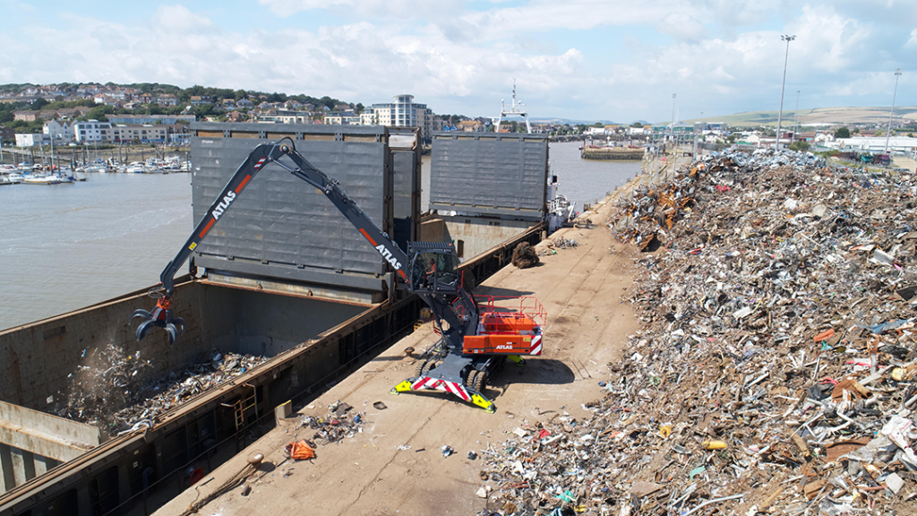 Atlas 350MH material handler loading scrap metal at Newhaven docks